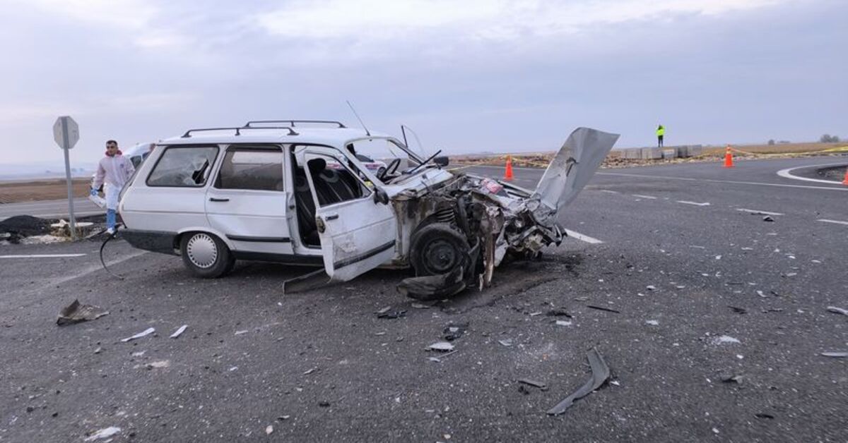 Şanlıurfa’da 2 otomobil çarpıştı: 1 ölü, 3 yaralı
