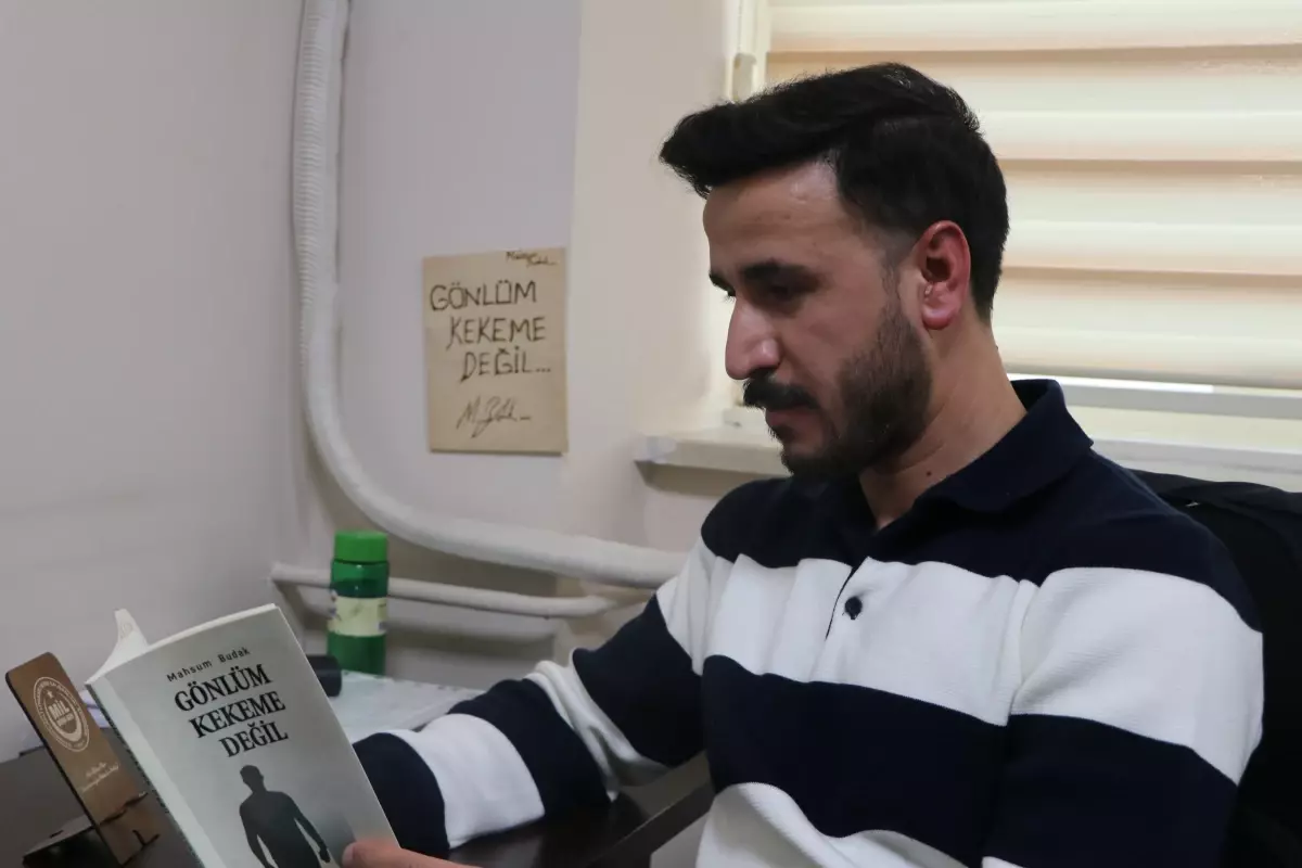Kekemeliği Yenen Mahsun Budak, ‘Gönlüm Kekeme Değil’ Kitabını Yazdı